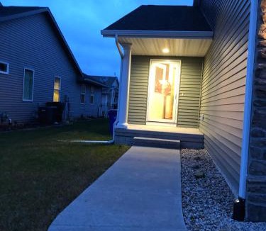 Cedar Rapids House | Brand new duplex