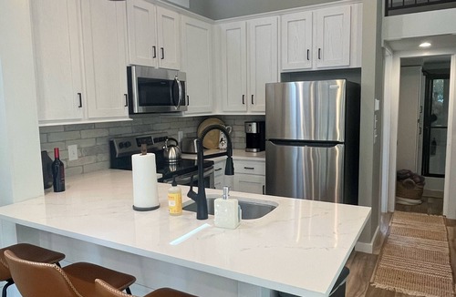 Clifftops House | Brand New! Eagle's Nest Tiny House