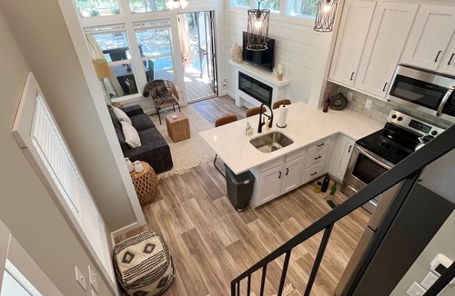 Clifftops House | Brand New! Eagle's Nest Tiny House