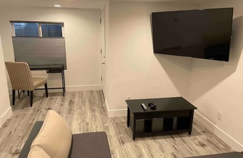 Mount Olympus Apartment | Brand New East Bench Apartment - Smoke Free