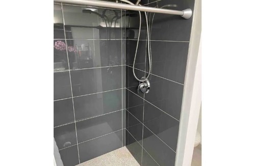 Mount Olympus Apartment | Brand New East Bench Apartment - Smoke Free
