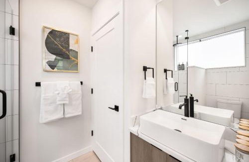 Eastlake House | Brand New Eastlake Studio - SLU UW Shops & Eats