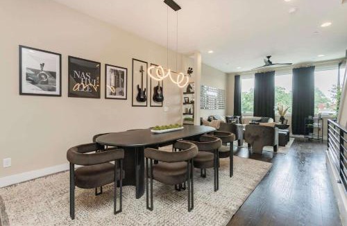 Buena Vista House | Brand New Elegance Rooftop Views of Nashville