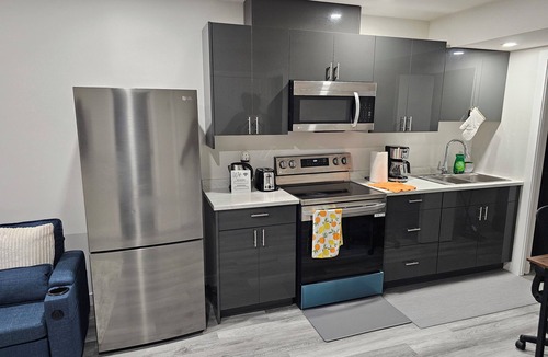 Regina House | Brand New Fully Furnished Suite
