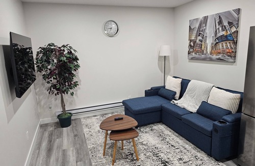 Regina House | Brand New Fully Furnished Suite