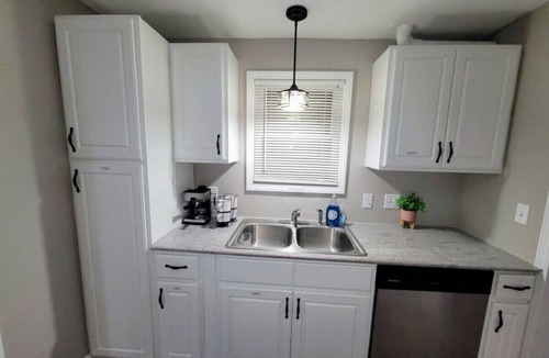 West Seneca House | Brand new furniture with parking