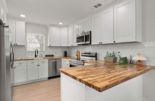 Pittsburg House | Brand New Getaway For a Longer Stay