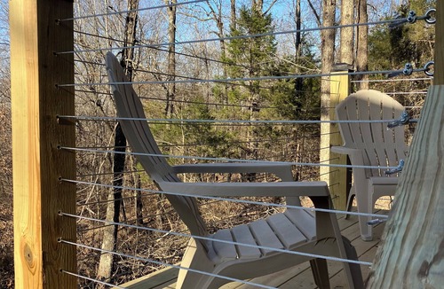Mammoth Spring Cabin | Brand new Hillcrest cottage 1 mile from Mammoth Spring Park!