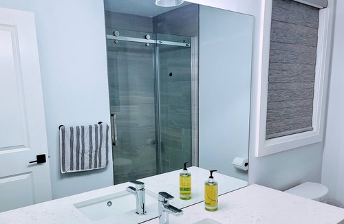 London House | Brand new home, close to eateries/quiet