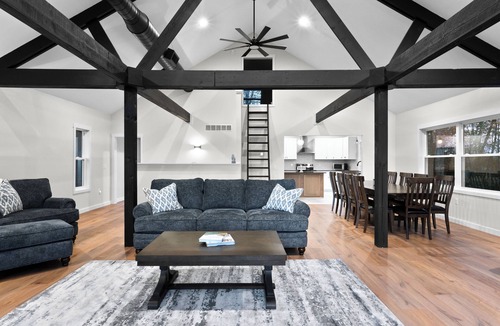 Union Dale House | BRAND NEW HOME! Gorgeous Elk Mt. Views-Just 2 miles from the slopes!