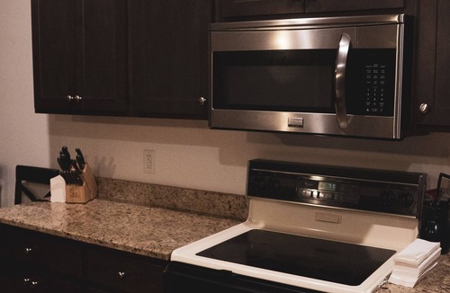 Cedar Rapids House | Brand new house and new location for your trip