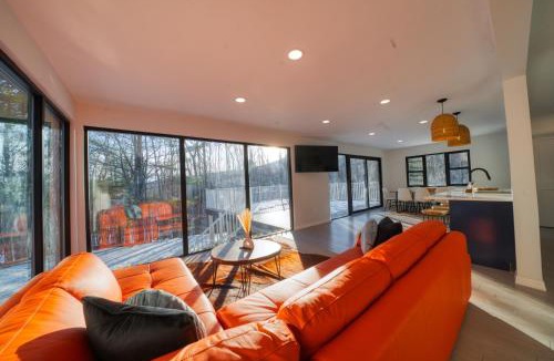 Kerhonkson House | Brand New House with Huge Patio