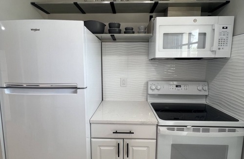 El Centro Beach Condo | Brand New & Less than 400 ft from Beach. Pet Friendly!n