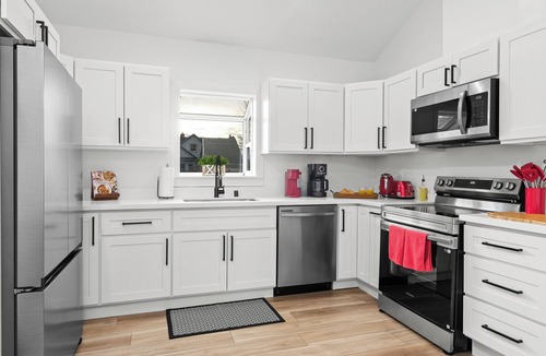 North End House | Brand New Listing in N Tacoma: Spacious Yard-Game Room- King Bed-Firepit