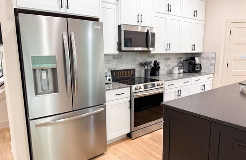Bella Vista House | Brand New Lux Mountain Trails Retreat+ 3BR 3BA Sleeps 6