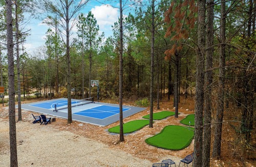 Hochatown Cabin | Brand New Luxury Broken Bow Cabin - Pool, Pickleball, Sauna, Mini Golf