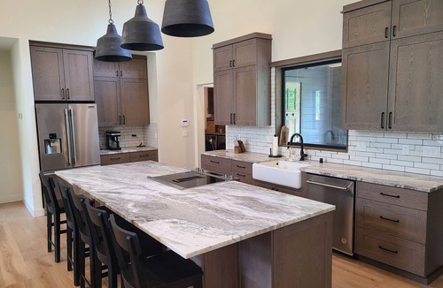 Packwood Cabin | Brand New Luxury Cabin on 5 acres with Hot Tub and Game Room. Cozy and Clean.