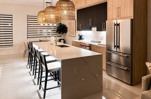 Downtown House | Brand new Luxury Townhouse - Downtown Location, Dog-Friendly W/Private Hot Tub