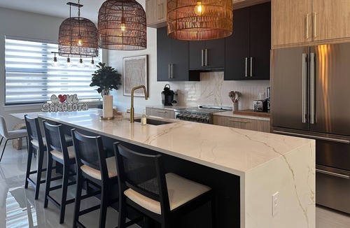 Downtown House | Brand new Luxury Townhouse - Downtown Location, Dog-Friendly W/Private Hot Tub
