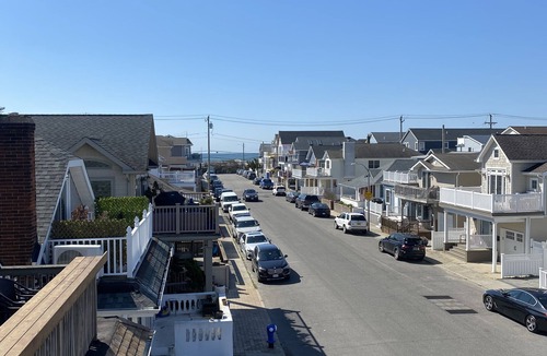 Long Beach House | Brand New Luxury