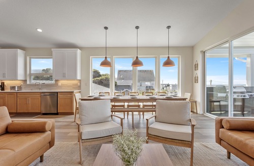 Rockaway Beach House | Brand New Luxury Beach Home w Hot Tub & Sauna
