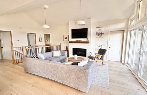 Coleman Cottage | Brand new luxury waterfront cottage