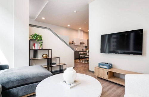 Lower Queen Anne Apartment | Brand New Modern 2BD Loft Apt