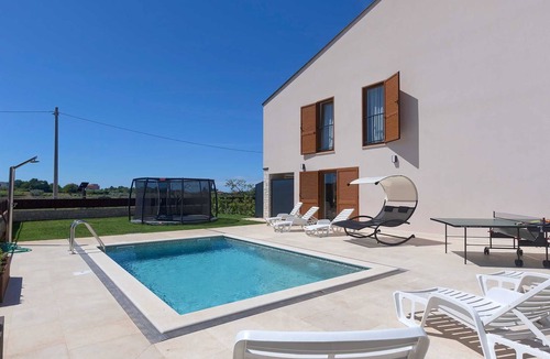 Dajla Apartment | Brand New Modern apartment for 4+2 guests with shared pool