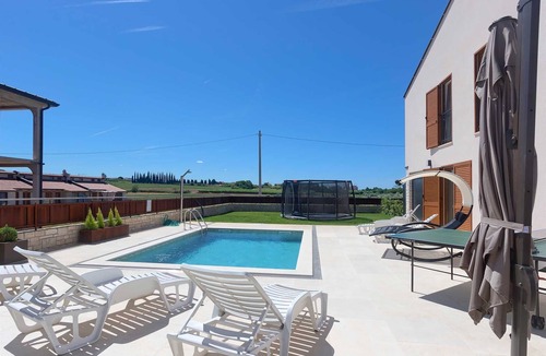 Dajla Apartment | Brand New Modern apartment for 4+2 guests with shared pool