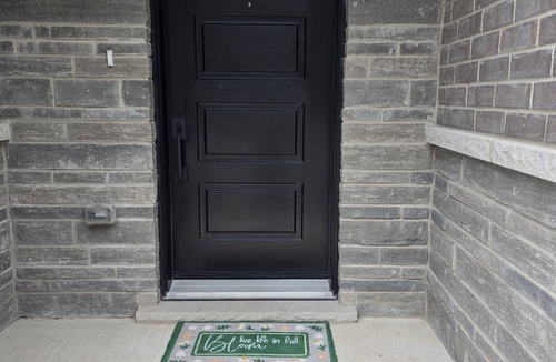 St. Catharines House | Brand New Modern Niagara Getaway