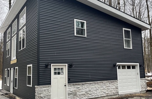 Brantingham House | Brand new, modern, cozy house in the woods!