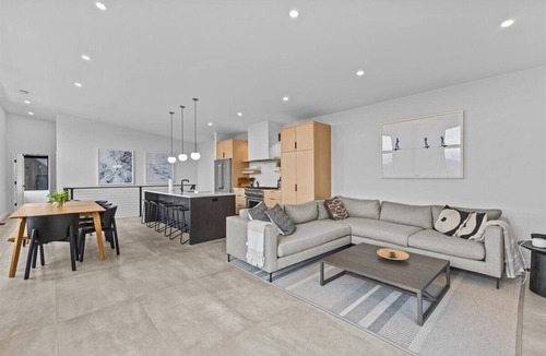 Stowe Hollow House | BRAND NEW! Modern Design with Mountain Views!