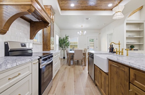 Fort Worth House | Brand-New Modern Home! Sleeps 10! 5 Min to Fort Worth Stockyards!