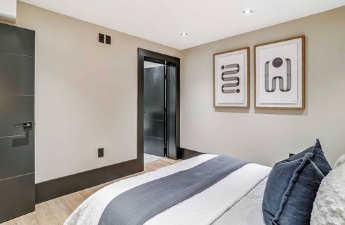 Etobicoke House | Brand New Modern home in a desired Edenbridge-1 min from St. Georges Golf Course
