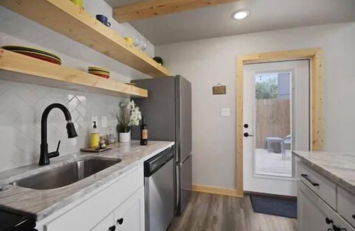 Tyler Cabin | BRAND NEW modern luxury cabin! Kreekside Tipi.