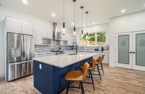 Atlanta House | BRAND NEW Modern oasis in the heart of Atl! Perfect home for your family vacay