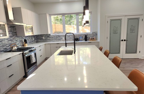 Atlanta House | BRAND NEW Modern oasis in the heart of Atl! Perfect home for your family vacay