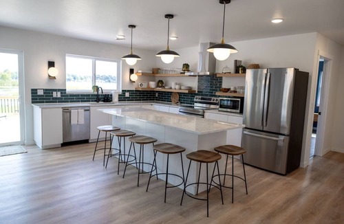 Campbellsport House | Brand new Modern, 6 bedroom waterfront home on a beautiful Long Lake.