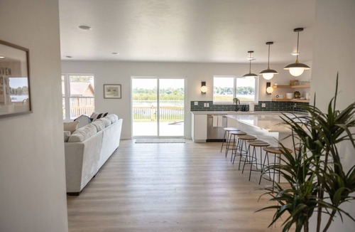Campbellsport House | Brand new Modern, 6 bedroom waterfront home on a beautiful Long Lake.
