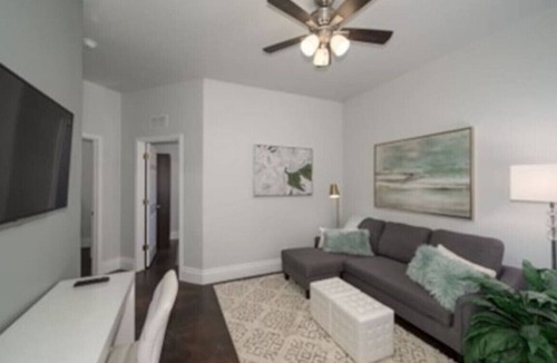 Cardinal Hills Villa | Brand New! Parakeet Lake Travis Estate