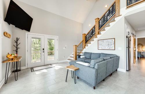 Perry House | Brand-New Perry House w/Kayaks & Lake Access