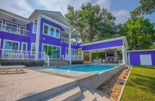 Athens House | BRAND NEW + pool & hot tub, lake front with dock