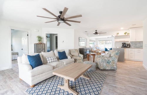 Singer Island House | Brand NEW POOL & SPA! Walk to Beach!