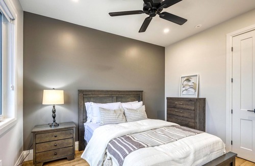 Sarnia House | Brand New Premium House with Hot Tub