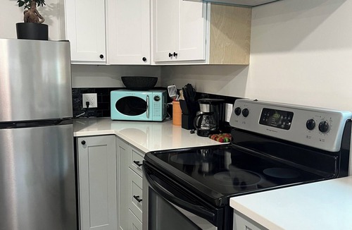 Hillwood Apartment | Brand new private quiet Shoreline studio near beach, shops, ferry, light rail