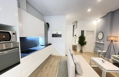 Barrio del Carmen Apartment | BRAND NEW REMODELED FLAT HISTORICAL DOWNTOWN