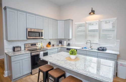Five Points House | Brand New Remodeled 3BR/2.5BA House Near Downtown
