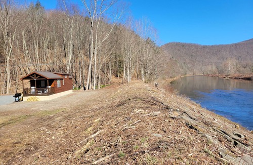 Fishs Eddy Cabin | Brand New! Riverfront River Bend Cabin - Catskill fly fishing outside your door!