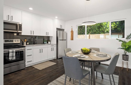 Hawthorne Hills Apartment | Brand new Seattle Children's/UW Hospital furnished 2 bed! 90 day lease min.