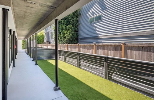 Hawthorne Hills Apartment | Brand new Seattle Children's/UW Hospital furnished 2 bed! 90 day lease min.